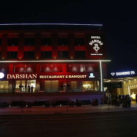 Hotel Diamond 26 Surat Exterior foto