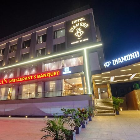 Hotel Diamond 26 Surat Exterior foto