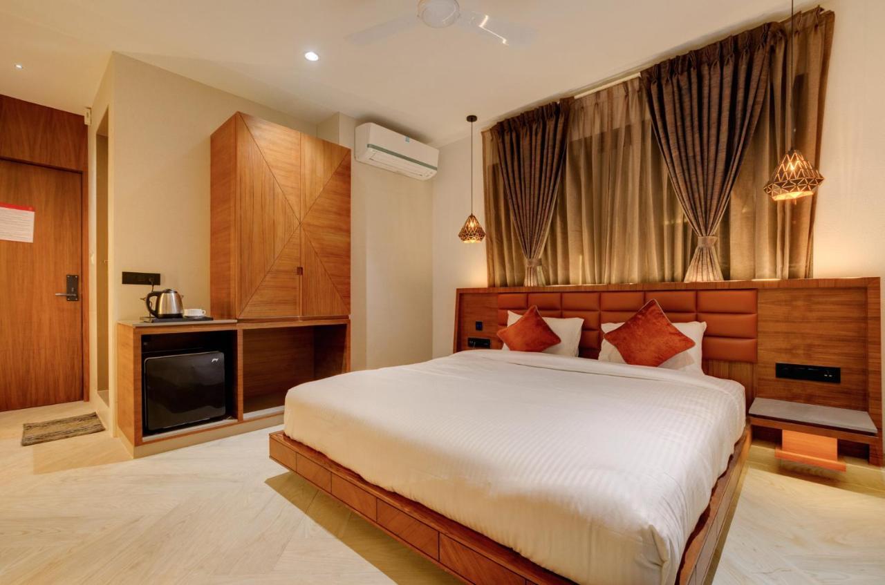Hotel Diamond 26 Surat Exterior foto